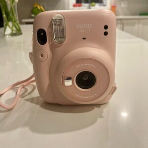 In perfect condition. Perfect for memorial pictures with friends and family!